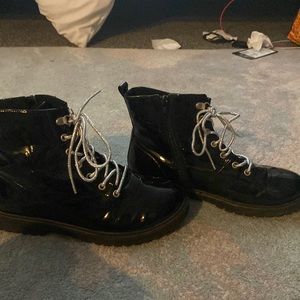 Girls black boots